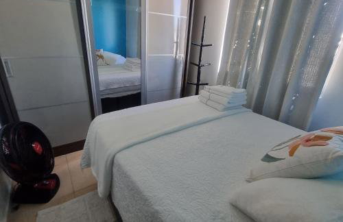 Apartamento completo com Wi-Fi, garagem em condomínio - Ideal para estadias tranquilas - Foto 2