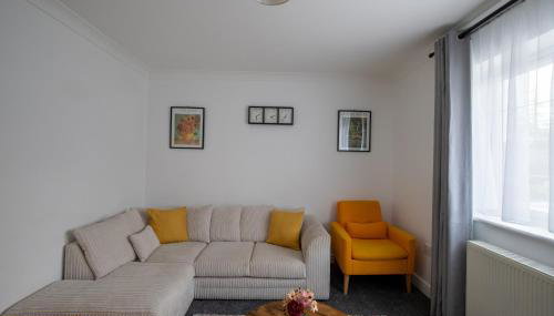 Modern Detached 4-Bedroom 2-Bath Home, Guildford - Foto 3