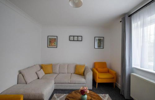 Modern Detached 4-Bedroom 2-Bath Home, Guildford - Foto 3