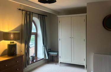 Courtyard House- Luxury Holiday House with floodlit Tennis court - Foto 38