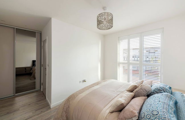 Stylish 3-bed Townhouse With 3 Baths in Southgate - Foto 4