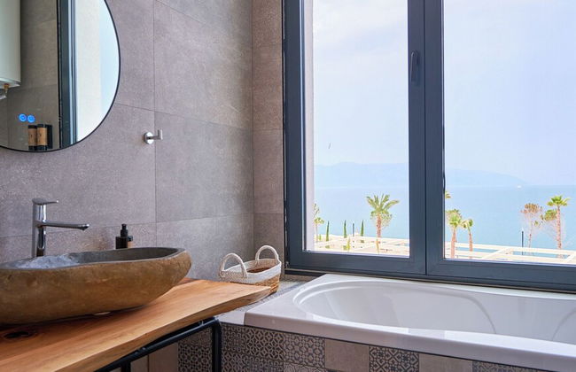 AZAR LUXURY SUITES - Photo 72