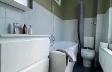 Zentraler Altbaucharme mit Blick über die Stadt - Foto 14