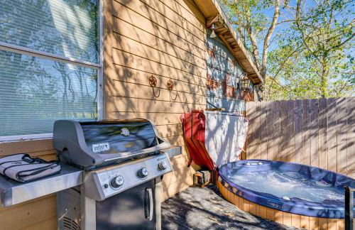 College Station Getaway with Hot Tub and Courtyard! - Photo 24