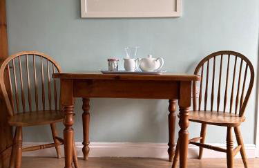 Beautiful & Peaceful Garden Retreat at 'The Lower Deck' - Foto 1