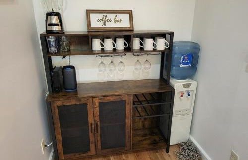 Spacious, modern, home by the lake! - Foto 43