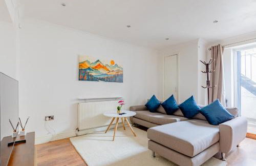 Snug 2BD Flat with Patio Heart of North London - Foto 14