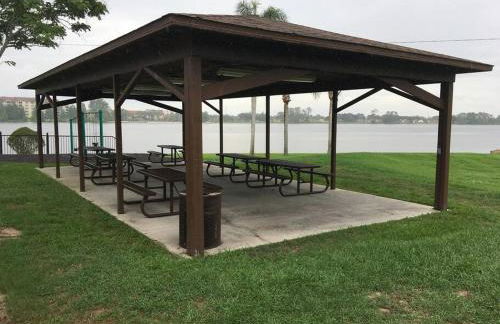 Disney Backyard Oasis - Foto 41