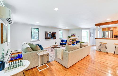 8 Mi to Tanglewood and Butternut Ski Spacious Home! - Foto 7