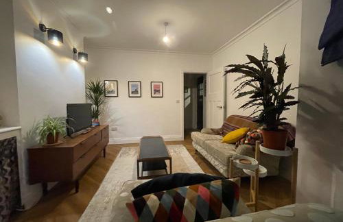 Cheerful 2 bed house on Causeway Coastal Route with parking - Foto 35