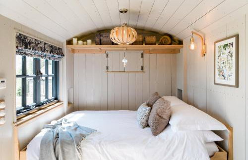 Boutique Cornish Shepherd's Hut with Hot Tub - Foto 8