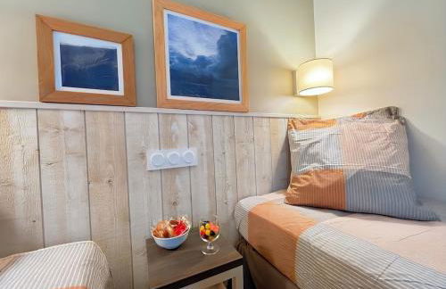 Cottage avec Parking gratuit - piscine et jeux - Foto 32