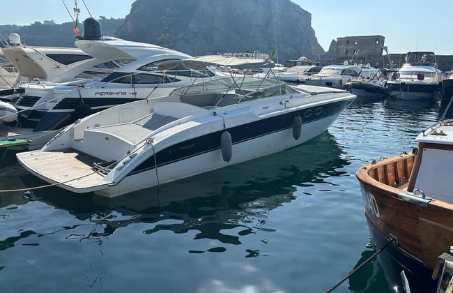 Fall in Love With the Amalfi Coast Charming Boat Rental in Naples - Foto 1
