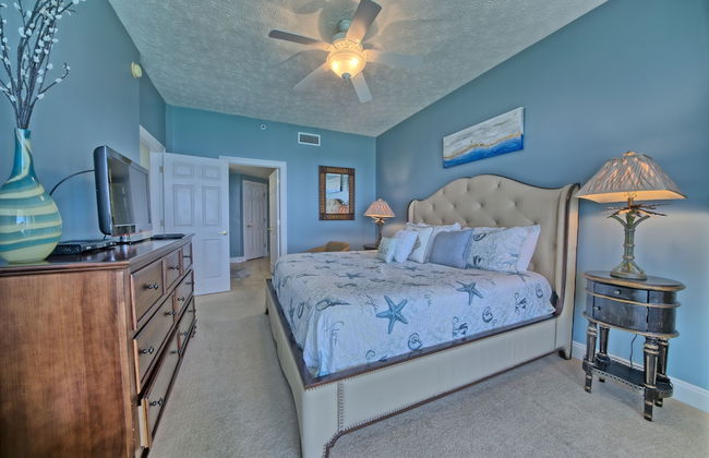 Relaxing Beachfront Condo with Beach Access - Unit 1603 by RedAwning - Foto 8