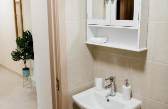 Flats near football clubs - Photo 20