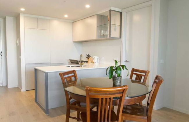 New Spacious 2 Bedroom With Gorgeous City Views - Foto 8
