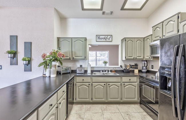 Luxurious Home with Red Rock Views - Foto 15