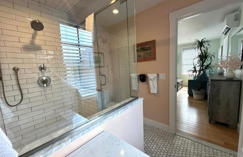 Epic Downtown Newport 6BR Whole House w Parking - Foto 56