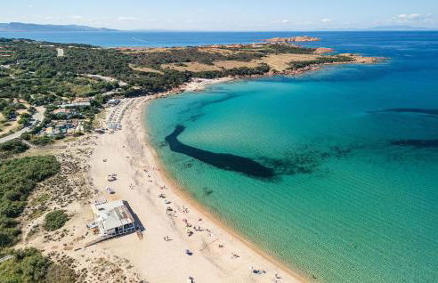 1 Bedroom Gorgeous Apartment In Isola Rossa - Foto 2