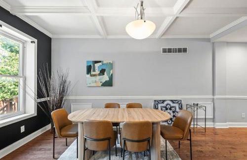 Elegant Reservoir Hill home with parking sleeps 8 - Foto 23