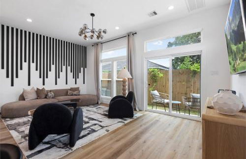 2 Luxury Homes in 1 - Walk to Nightlife & Stadiums - Foto 30