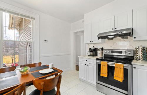 Orange Oasis in the Heart of East Rock with FREE parking near DT and Yale - Foto 9