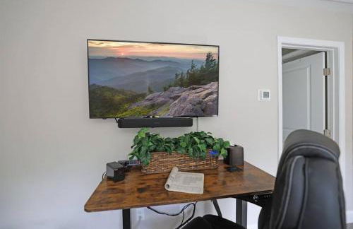 Bungalow Dream w Hot Tub, Fenced Yard & Fire Pit - Foto 16