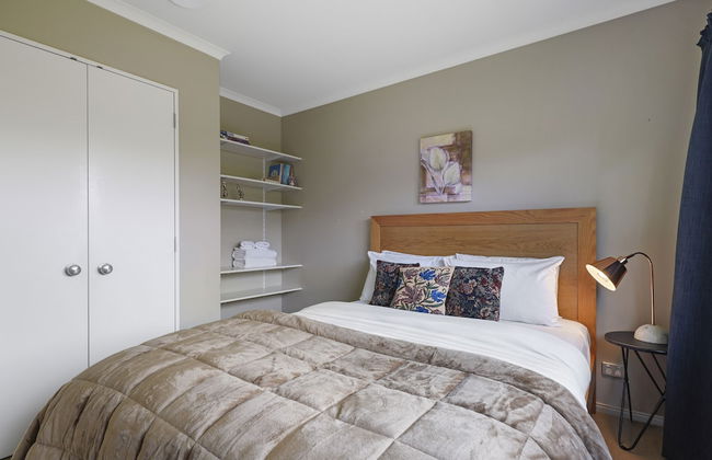 Spacious Family Home -Fully Fenced Yard - Foto 10