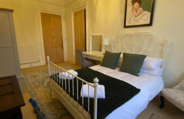 Georgian 4 Bedroom 3 Bathroom New Town Apartment - Foto 17