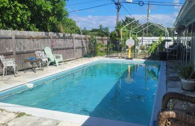 Vacation House Pool Near Beach Downtown Party - Foto 7