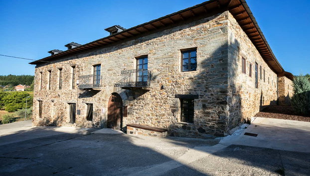 Pittacum Vineyards & Winery Visit - Photo 4, Pittacum manor house