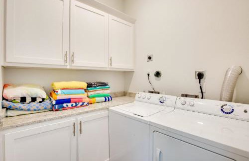 Relax Fireside! Waterfront Malakoff Home with Pool - Foto 32