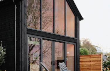 1-bed luxury seafront cabin in heart of Newlyn, Mousehole - Photo 33