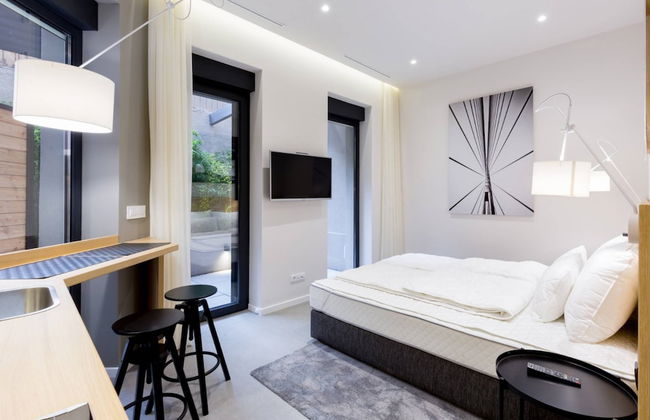 Teanna Lux Apartments - Photo 4