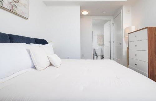 Central Square 3BR Condo with Downtown View Gym and Parking - Foto 38