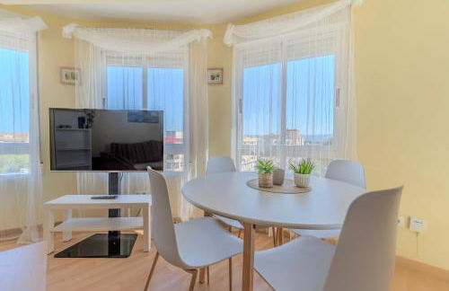 Amplio piso de 100m2 con 3 hab, wifi rápido, AC - Photo 1