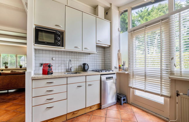 Dog-friendly Stay w/ Spa - Photo 7