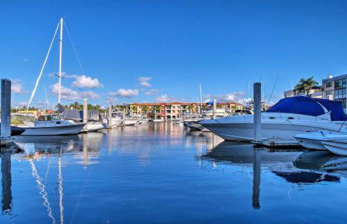 Relaxing Waterfront 2-Story Retreat with Pool Access - Foto 2
