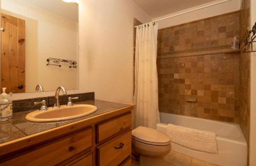 Alpine Recharge by KABINO Huge Views Hot tub Garage PS3 WiFi Loft - Foto 30