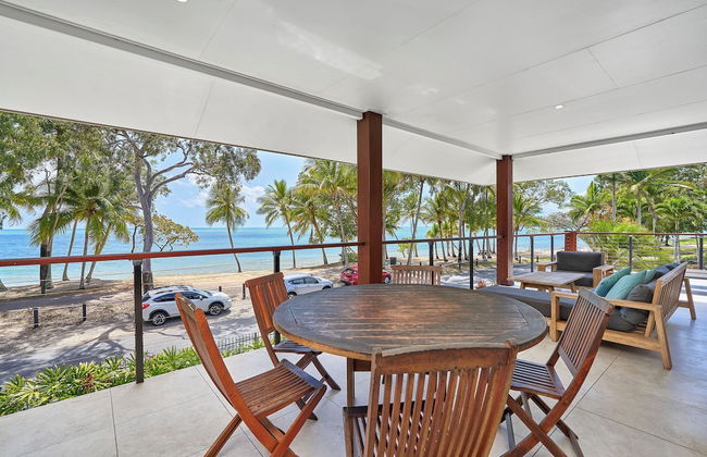 Reeflections Beachfront Holiday House - Photo 15