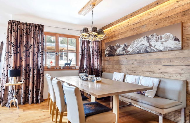 Unique & Exclusively Furnished Chalet near Ski Lift - Foto 17