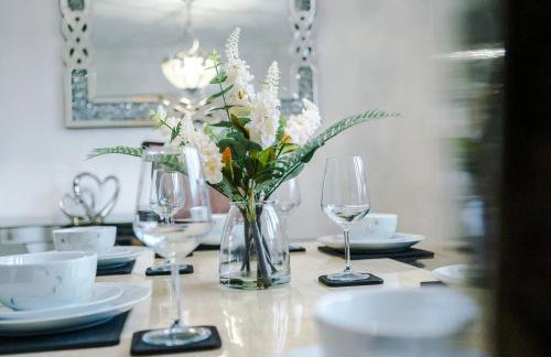 Middleton 4 Bed Free Parking Long stays - Foto 8