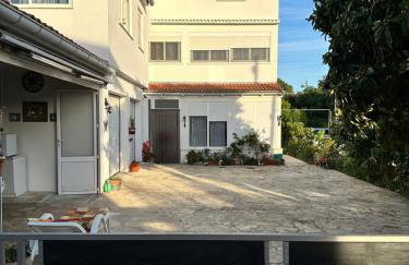 Studio Apartment near Beach Petrčane - Quiet & Central - Unit 2 - Foto 3