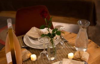 Le Mas aux Amoureux , Suite Romantique et Spa - Foto 19