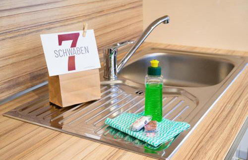 7SCHWABEN - 7 vollausgestattete Wohnungen unter einem Dach mitten in Bad Urach - Küche - Bad - WLAN - Waschmaschine - kostenloses Parken - E-Bike-Garage mit Ladestation - Altstadt, Bus, Bahn, E-Ladestation unter 5 Min - barrierefrei - rollstuhlgerecht - Foto 7