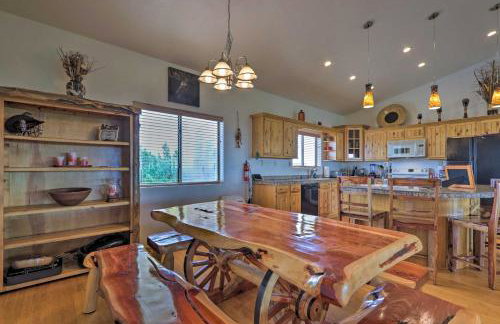 Overgaard Cabin w/ Pool Table & Incredible View - Foto 6