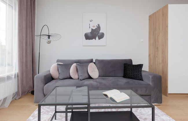Warsaw Apartment With Parking by Renters - Foto 14