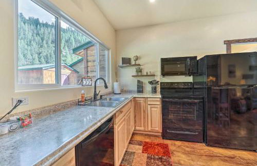 Serene Dolores Cabin with Patio and River Access! - Foto 10