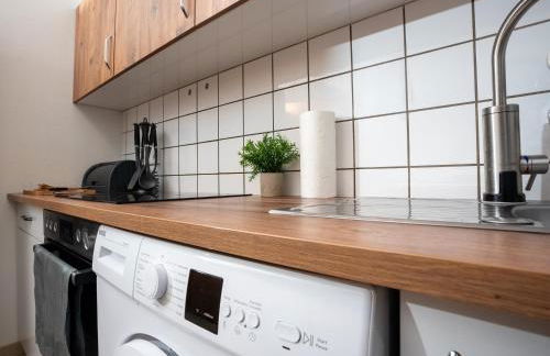 Livemore24 - Space in Duisburg WLAN - Smart-TV - 24-7 Check-in und Küche - Photo 14