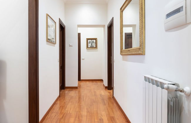 Elegant Salandra Suite - Photo 12